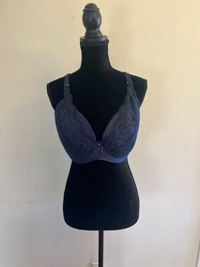 Lace Plunge Underwire Bra in Navy